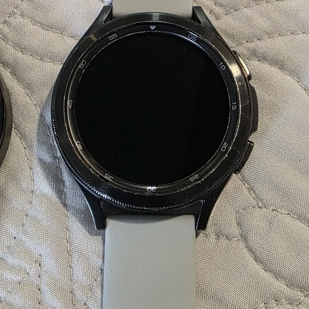 Samsung Galaxy 4 Classic Watches W/extra Accessories